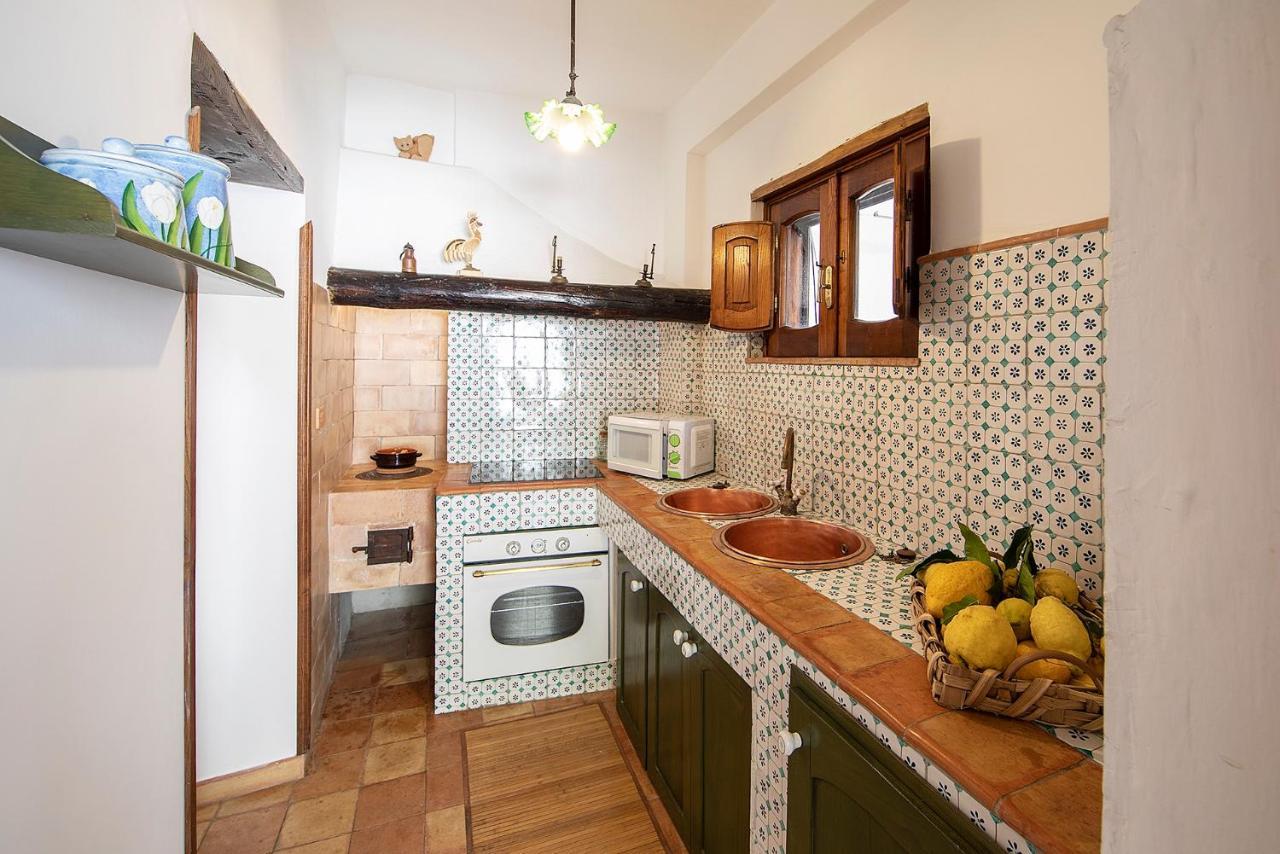 Borgo Di Conca Dei Marini Villa Luaran gambar